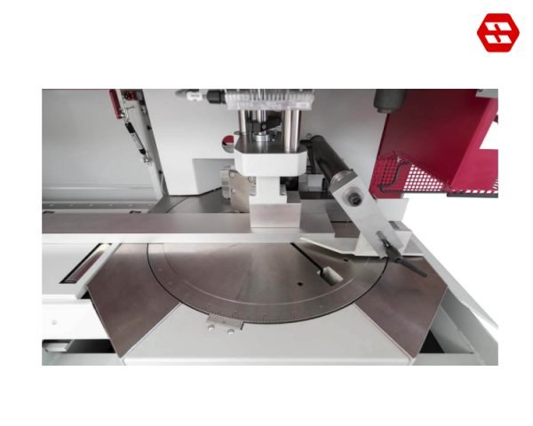 Automatic mitre adjustment 30° to 150°