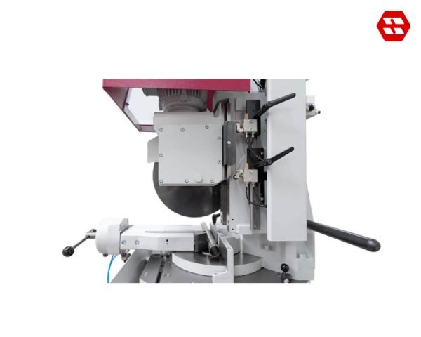 Convenient stroke adjustment of the saw blade 1