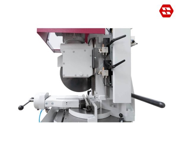 Convenient stroke adjustment of the saw blade 2