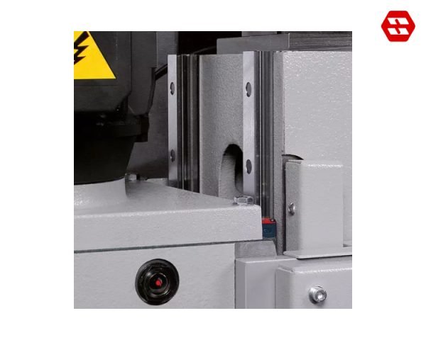 MOTION OF THE SAW HEAD ON LINEAR GUIDES 1