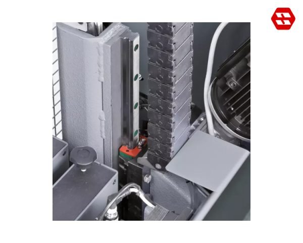 MOTION OF THE SAW HEAD ON LINEAR GUIDES WITH PRELOADED BALL SCREW SLIDES 3