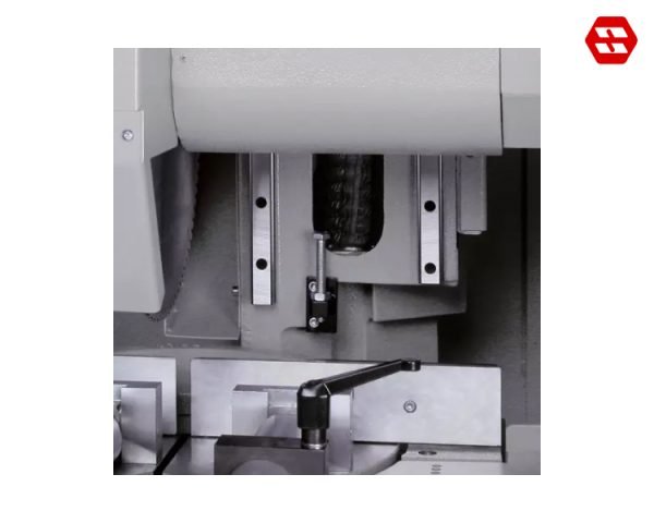 SAW HEAD MOTION ON TWO LINEAR GUIDES 3