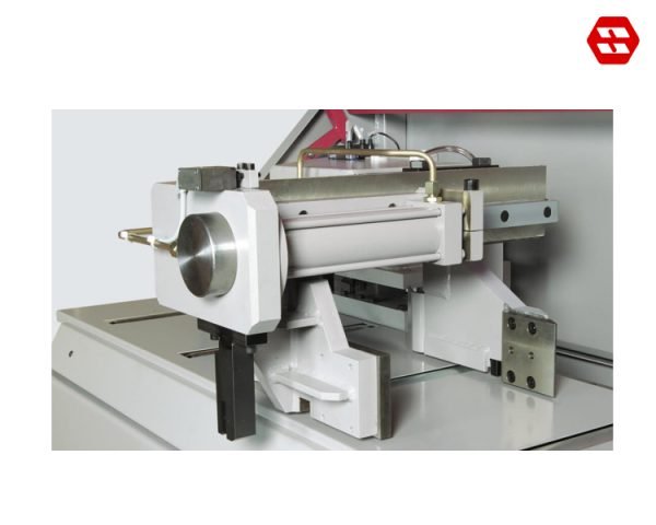 Servo-driven feeding gripper 1